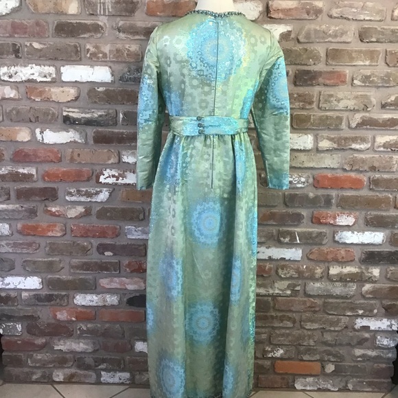 VINTAGE Woman’s 50’s 60’s Exquisite Metallic Scoop Neck Long Sleeve Evening Gown - Picture 4 of 12